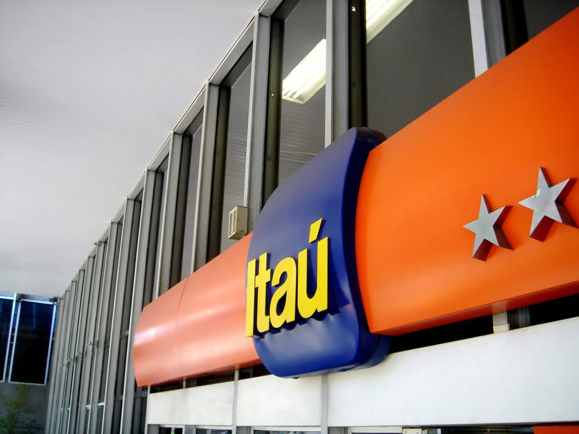 Itau Logo