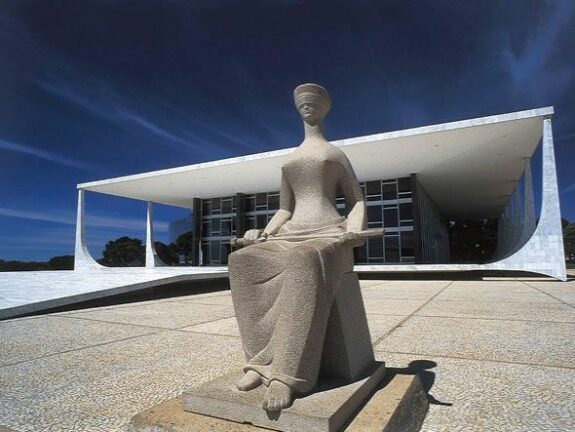 sft estatua