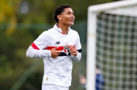 Ângelo, lateral do São Paulo negociado com o futebol francês