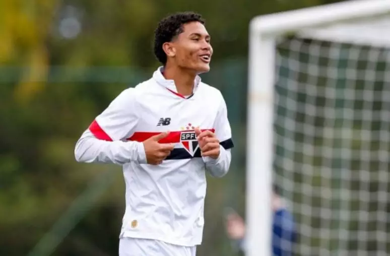 Ângelo, lateral do São Paulo negociado com o futebol francês
